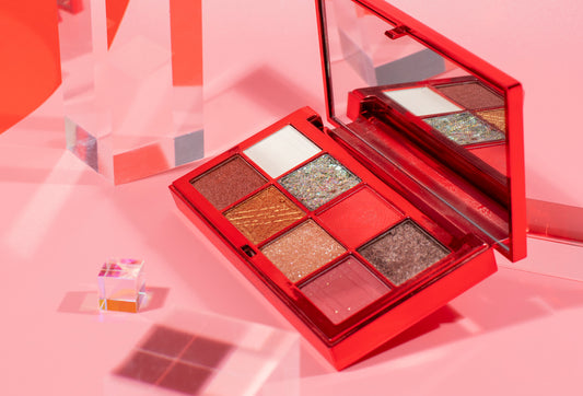 Mastering the Art of Makeup: Expert Tips for a Flawless Look