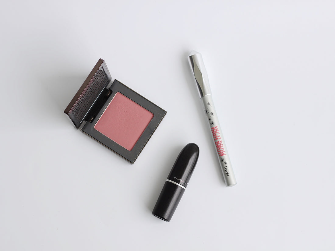 Glowing Glamour: Unveiling the Makeup Collection Curated for Light Tones - A Review and Guide